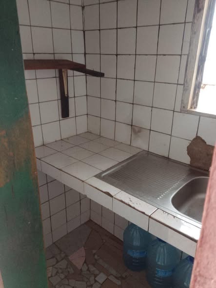 Chambre moderne à Nkomo, Yaoundé - 30 000 XAF/mois