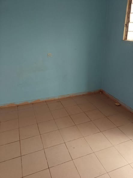 Chambre moderne à Nkomo, Yaoundé - 30 000 XAF/mois