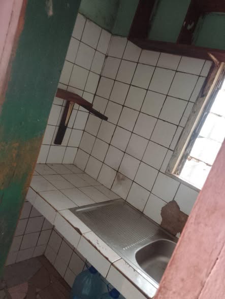 Chambre moderne à Nkomo, Yaoundé - 30 000 XAF/mois