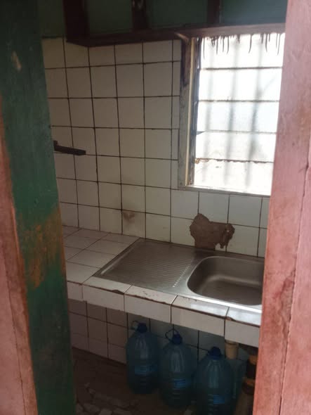 Chambre moderne à Nkomo, Yaoundé - 30 000 XAF/mois