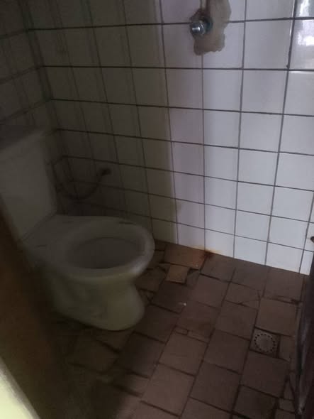 Grande chambre moderne à louer - Nyalla, Douala