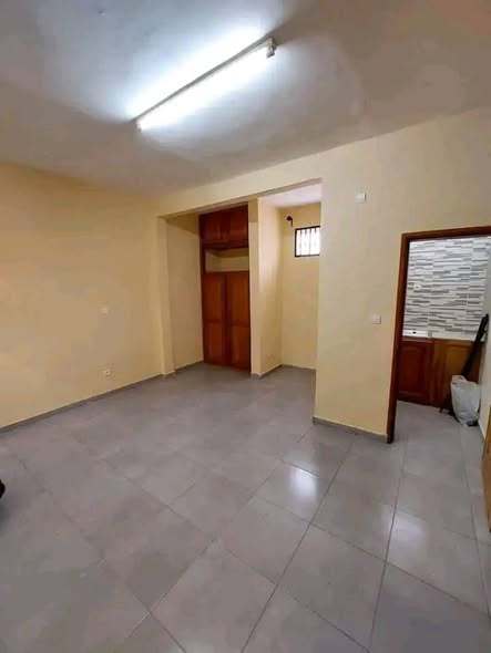 Chambre moderne - Essos, Yaoundé