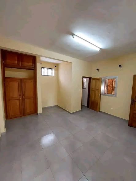 Vaste chambre moderne à Essos face lycée bilingue