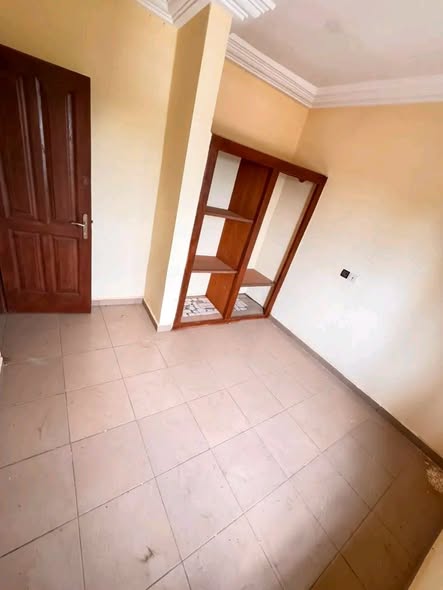 Grands studios modernes à louer PK21 Douala