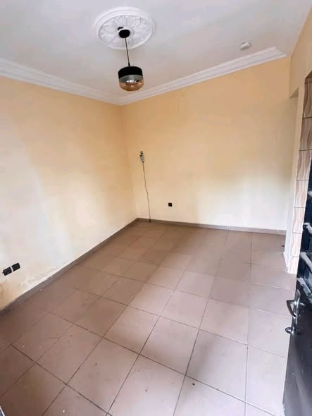 Grands studios modernes à louer PK21 Douala