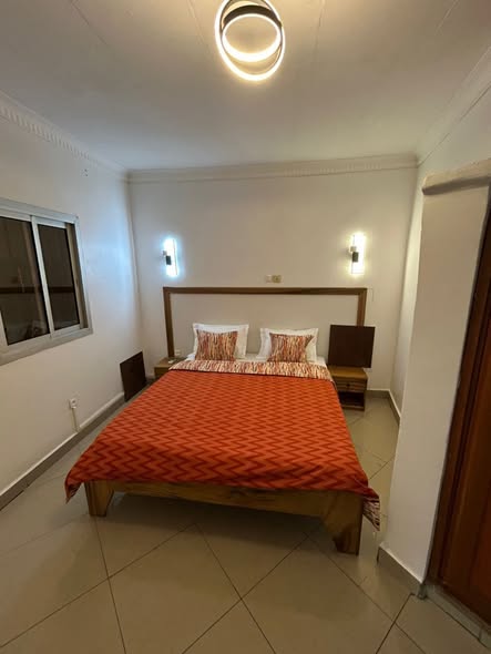 Appartement meublé avec 2 chambres à Biyem-Assi