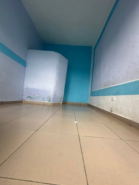 2 chambres modernes à PK17 Douala
