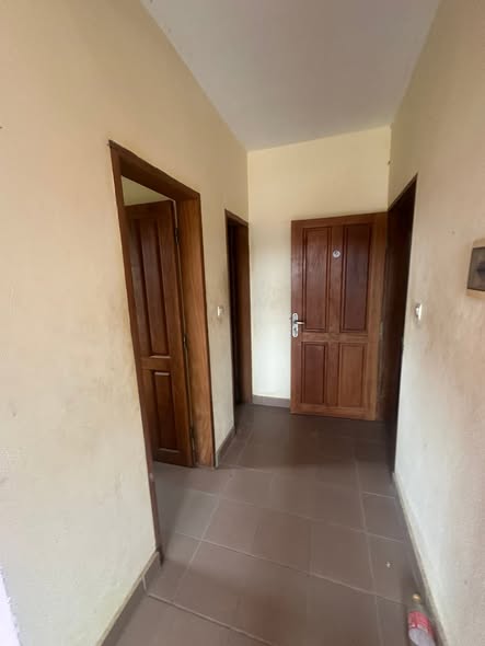 2 chambres modernes 3 pièces à PK 15 Douala