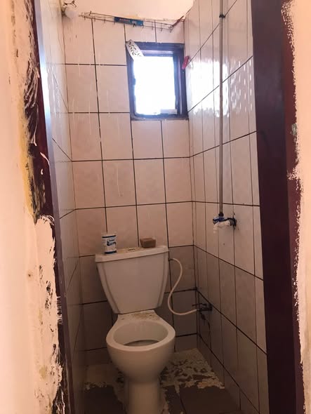 Chambre moderne à louer à Barrière, Yaoundé