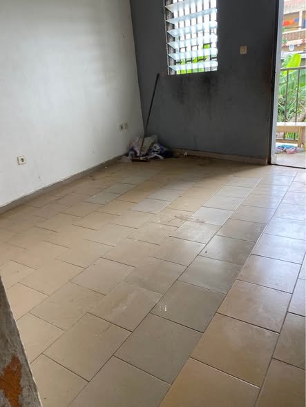Chambre moderne à louer à Ndogpassi II