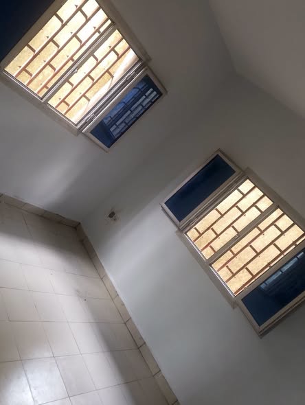 Très grand appartement staffé à PK13, Douala