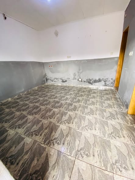 Chambre moderne à louer à Bonaberi
