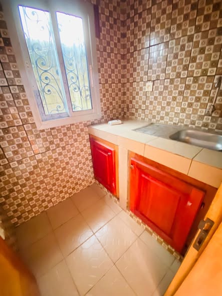Chambre moderne à louer à Bonaberi