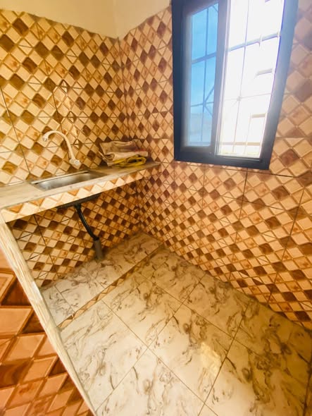 Chambre moderne à Bonaberi
