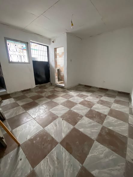 Chambre moderne à Nyalla Entre École