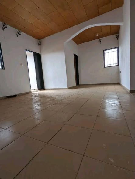 Appartement moderne à louer – Simbock Grande Chefferie