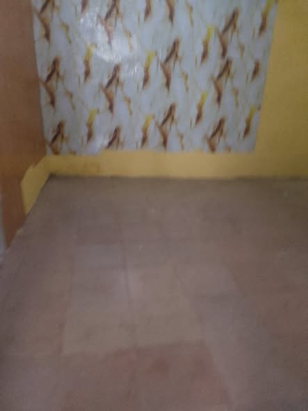 Grande chambre moderne à louer à Nsimeyong