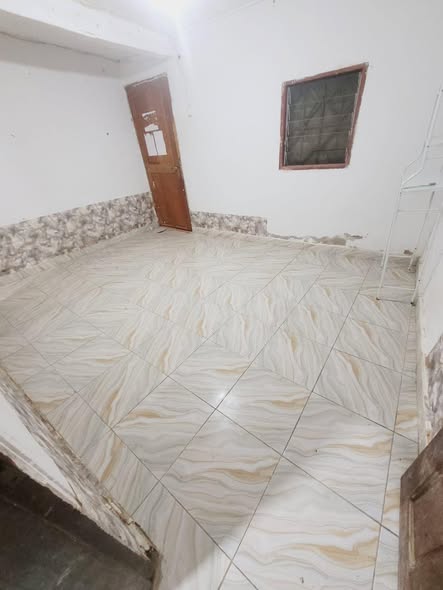 Chambre moderne à louer à Emana