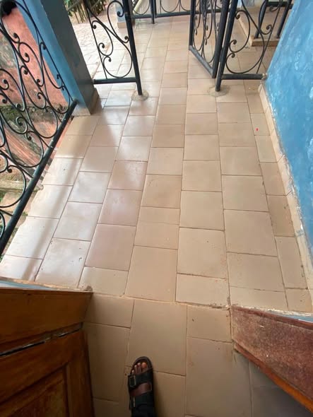 Chambre moderne à louer à Emana