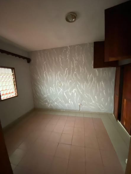 Studio moderne à louer à Emana
