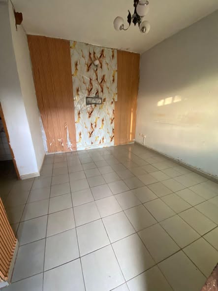 Studio moderne à louer à Emana