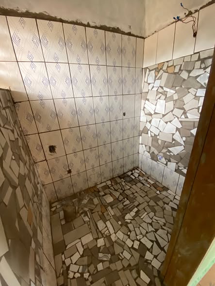 Chambre à louer à Eleveur - 30 000 XAF/mois