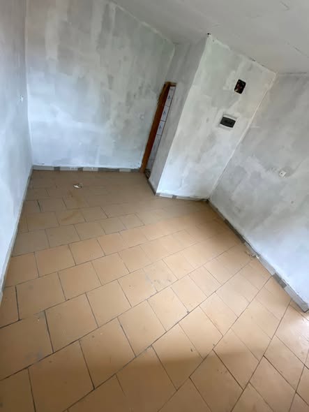 Chambre spacieuse à louer - Eleveur, Yaoundé