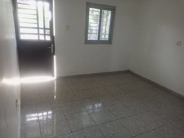 Chambre moderne 3 pièces - Zalom, Yaoundé