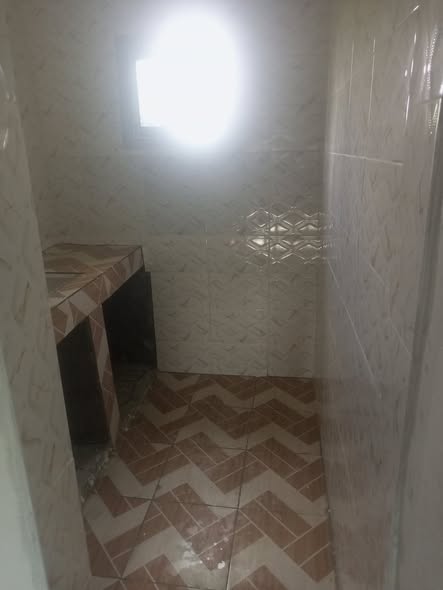 Chambre moderne 3 pièces - Zalom, Yaoundé