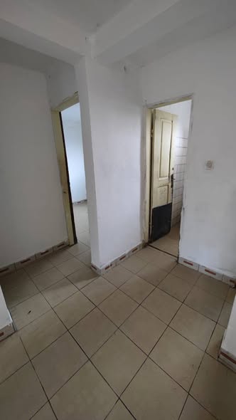 Vaste appartement moderne à louer à Tradex PK10