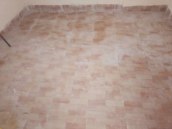 Grande chambre simple à Mimboman