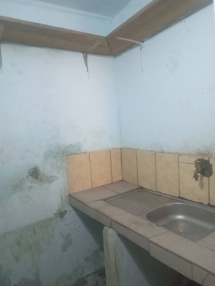 Chambre moderne à louer à Etoug-Ebe