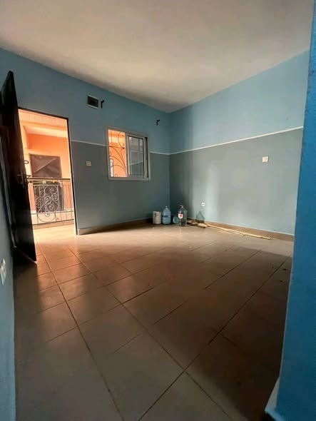 Chambre moderne à louer - Obili, Yaoundé