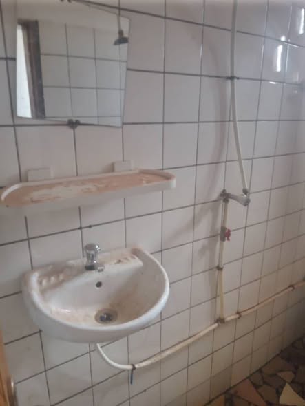Chambre moderne avec cuisine à louer à Awae Escalier, Yaoundé