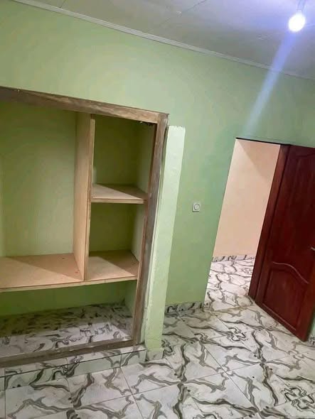 Studio moderne à louer à Bata (Nlongkak)