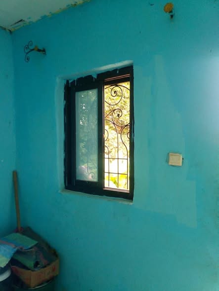 Grande chambre simple à louer à Ekounou
