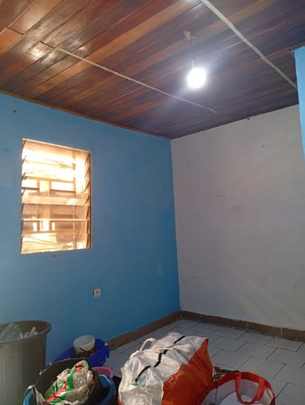 Chambre moderne à Yassa derrière Tradex