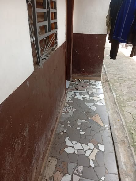 Chambre moderne à Yassa derrière Tradex