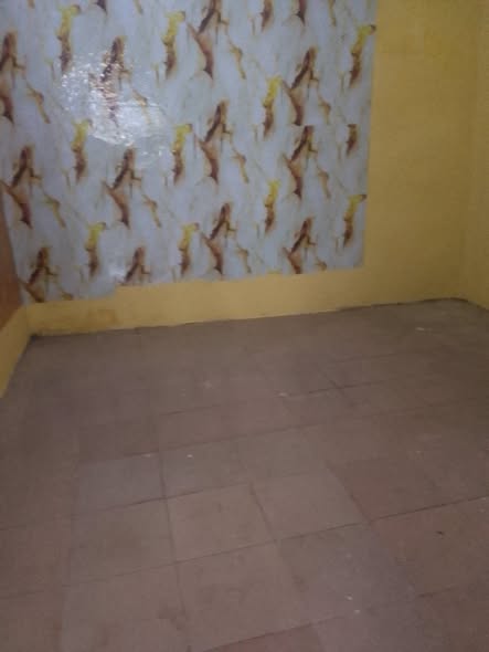 Grande chambre moderne à Nsimeyong