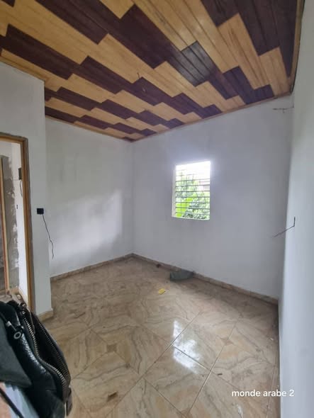 Studio à louer à Logpom - 70 000 XAF/mois