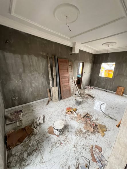 Studio en finition à Logbessou