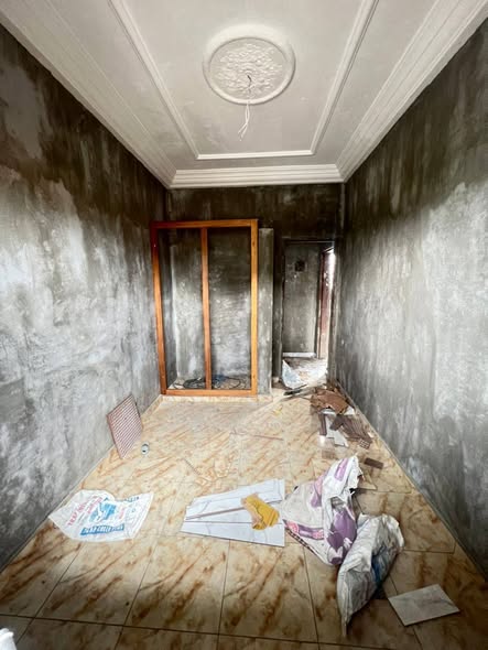 Studio en finition à Logbessou