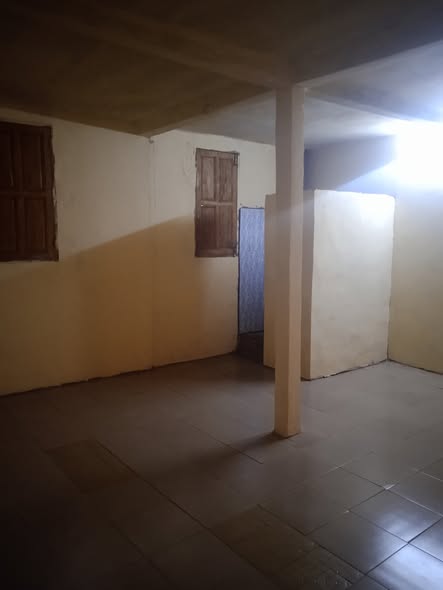 Chambre moderne à louer à Ngousso