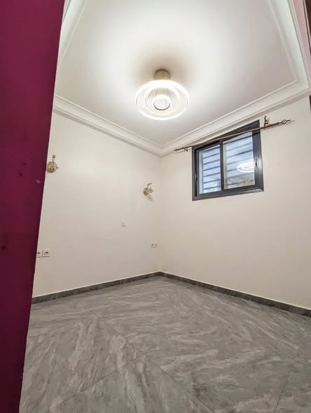 Studio moderne - Shell Village, Douala