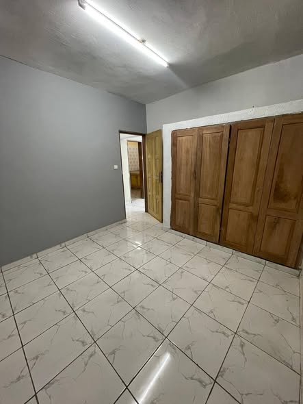 Studio VIP neuf à Ngousso Santa Lucia