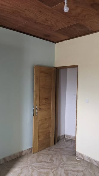 Vaste studio staffé à louer - Japoma Rail, Douala