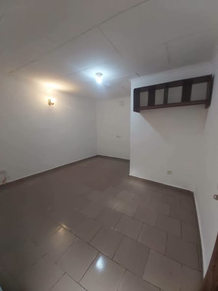 Chambre moderne à Biyem-Assi