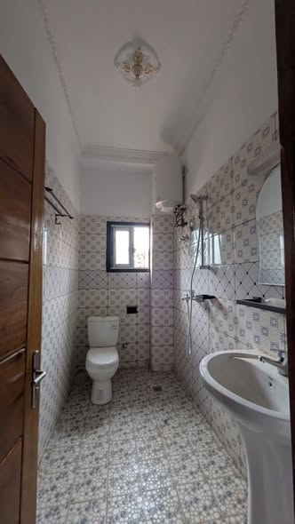 Studio moderne à louer - Yaoundé Émana