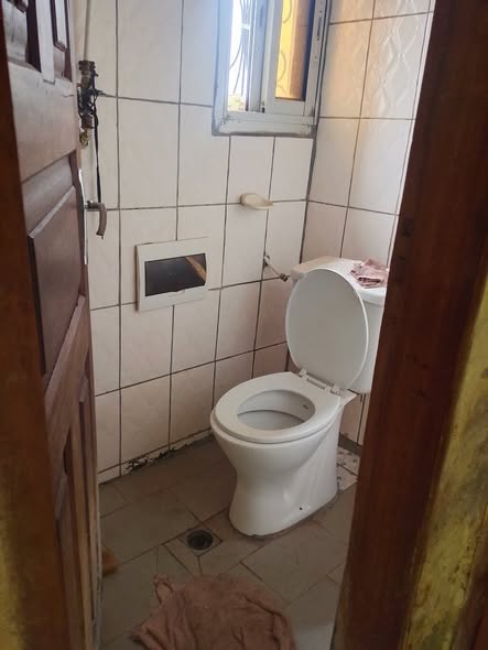 Très grande chambre moderne à louer - Nkomo