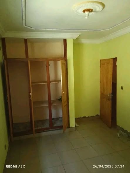 Appartement à louer Yassa - 2 chambres, sécurisé